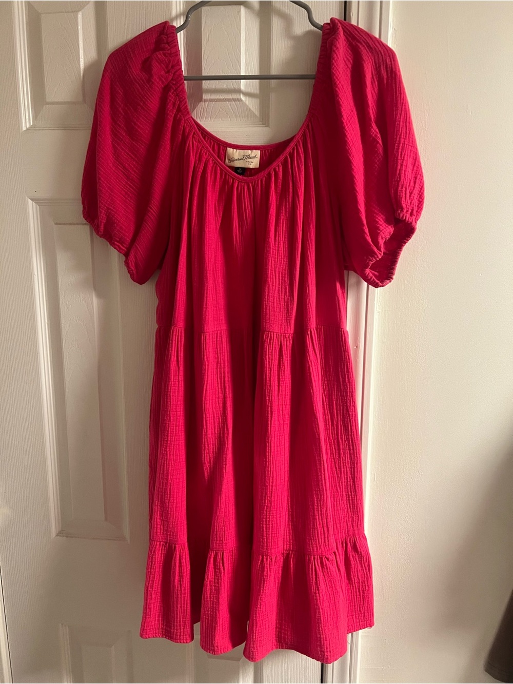 Universal Thread Women’s Bright Pink Puff-Sleeve Tiered Dress